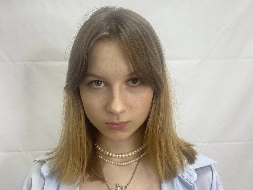 JulianaFelt's Offline Chat Room