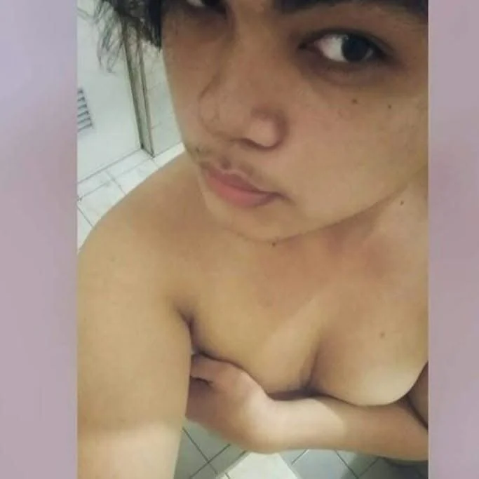 Queen_Spare22 離線 XXX 聊天