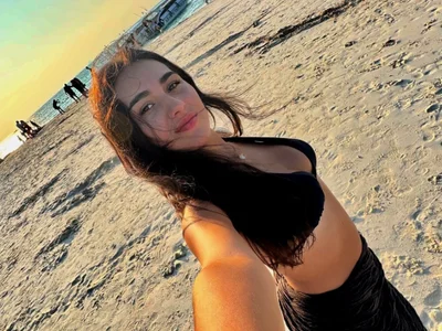 sarahsparkles20 - romantic teens