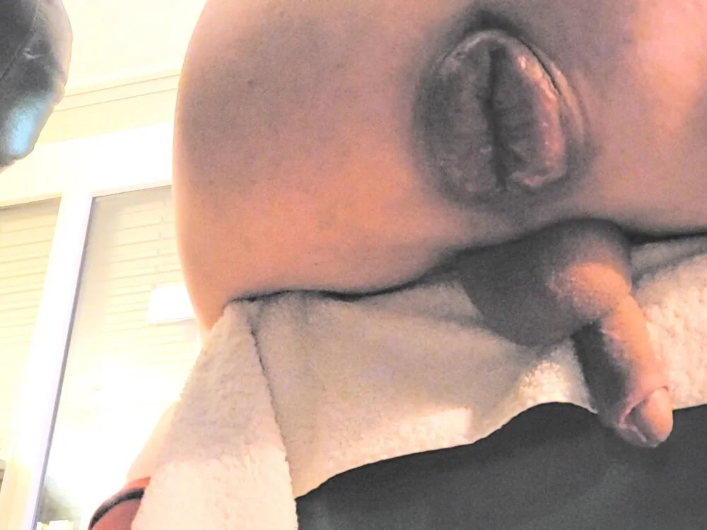 straponloveer's Offline XXX Chat