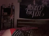 slutsupernova's Offline Chat Room