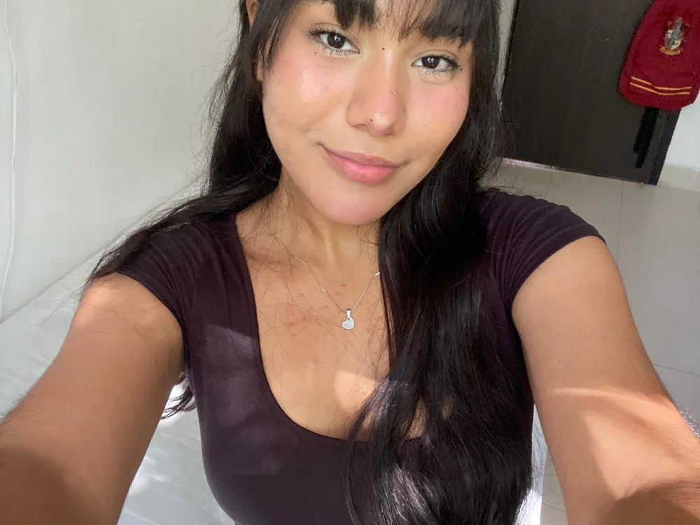 issy_lopez's Offline Chat Room