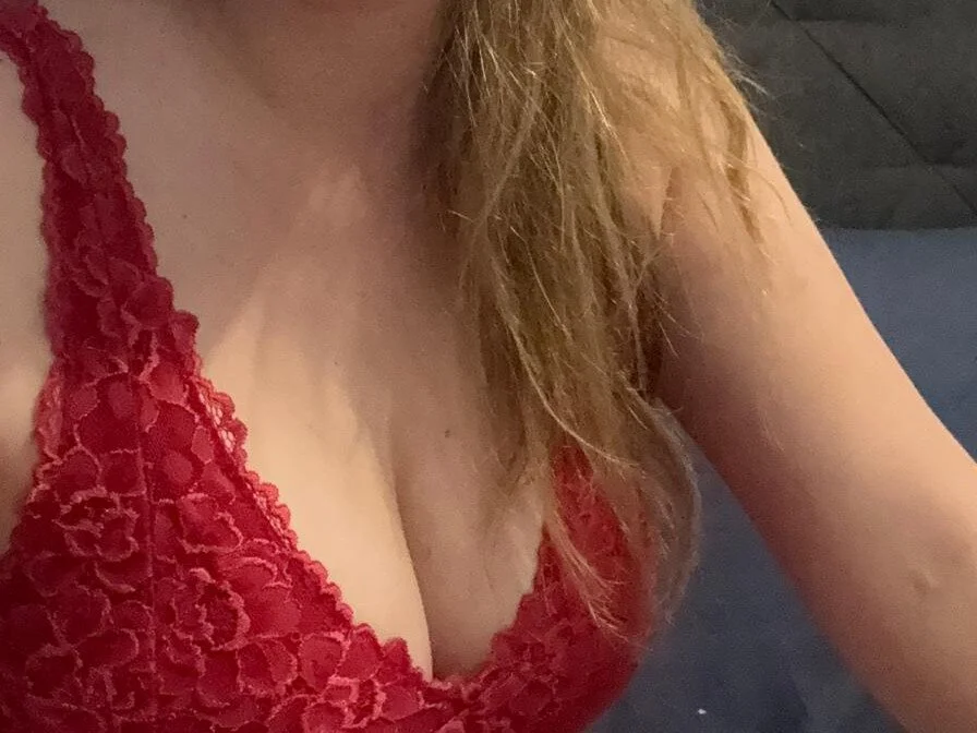 Iza_Bellaa Offline XXX-Chat