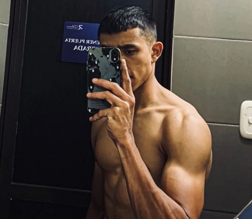 axel_moreno462844 offline XXX-chat