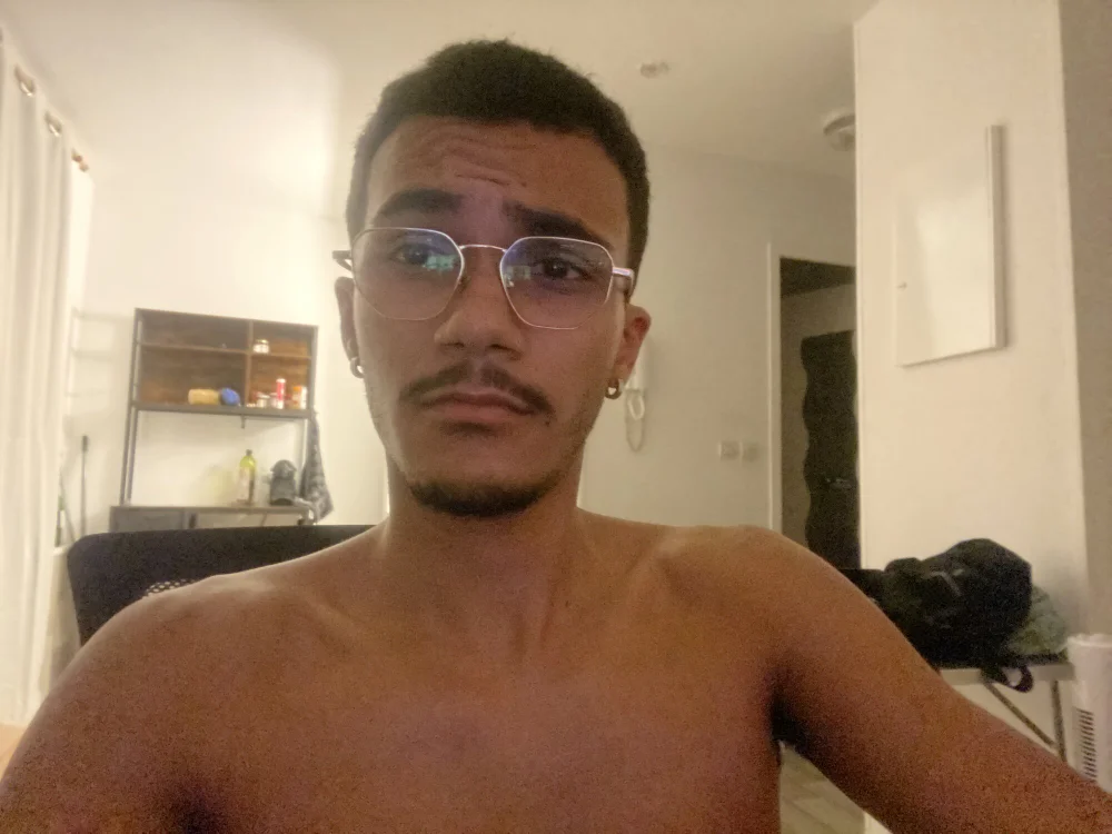 PhyRiS' Offline Chat Room