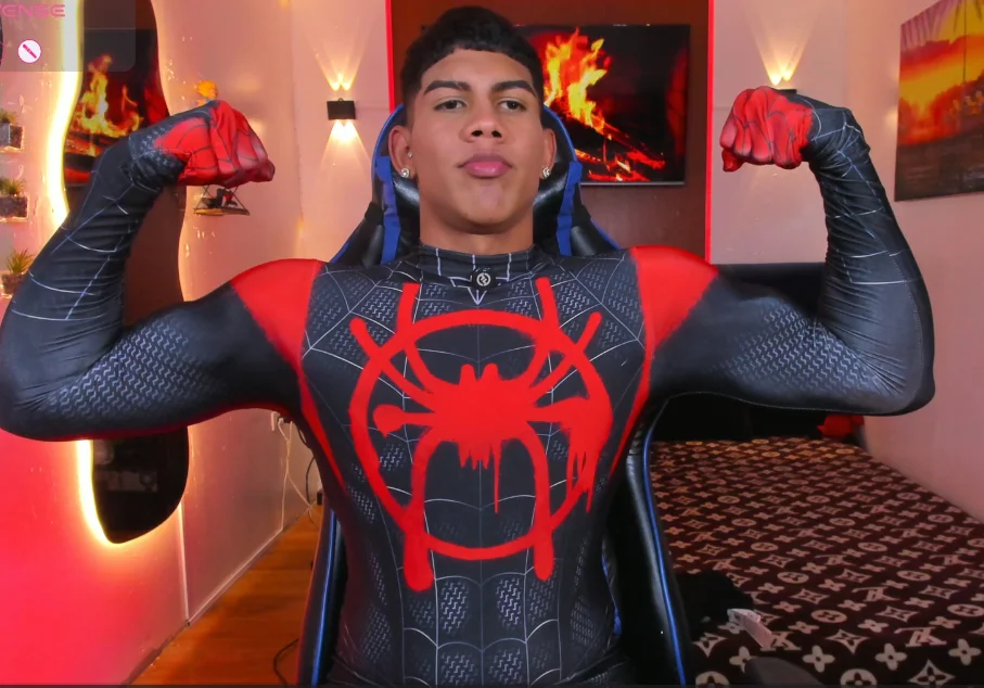 Damian_latinxxx Adlı Modelin Çevrimdışı XXX Sohbeti