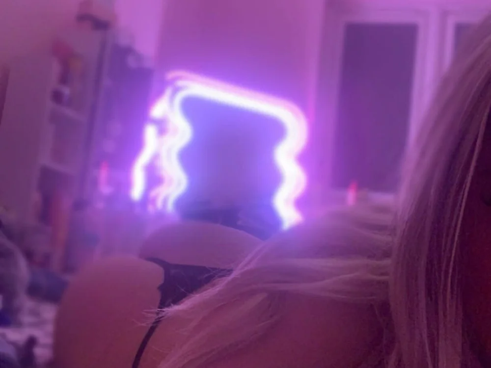 KacieUK offline chatrum