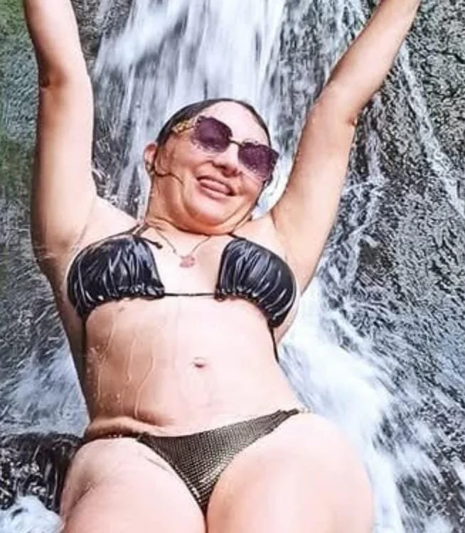 RominaTaylor's Offline Chat Room