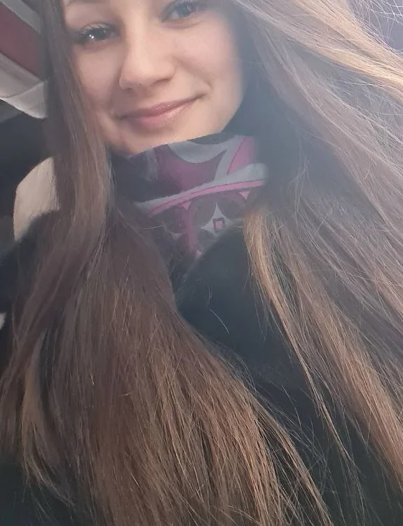 Lena_Barnes 離線 XXX 聊天