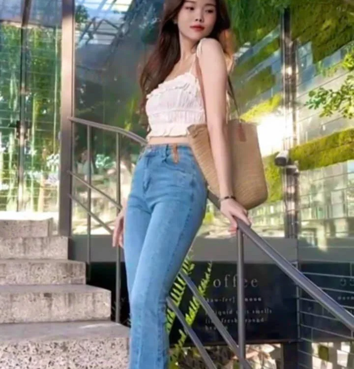 Mai_lovely Adlı Modelin Çevrimdışı XXX Sohbeti