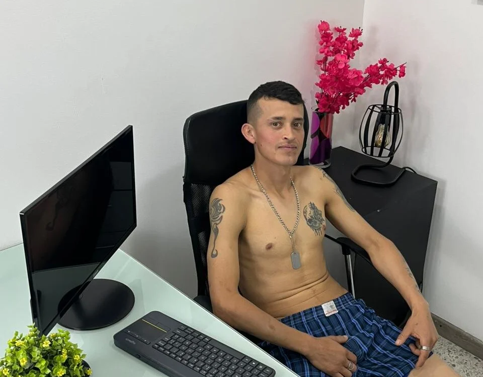 sassukkee_'s Offline Chat Room
