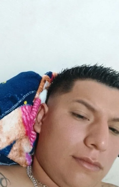69-pene_rico's Offline XXX Chat