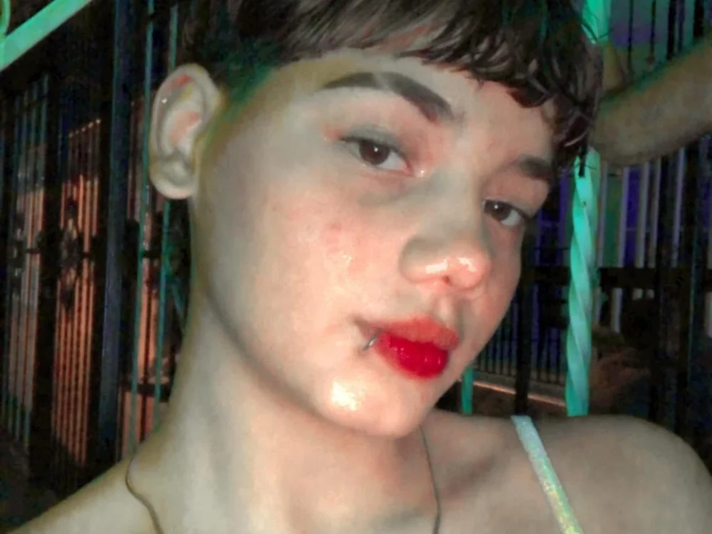 nicky_rusell's Offline XXX Chat