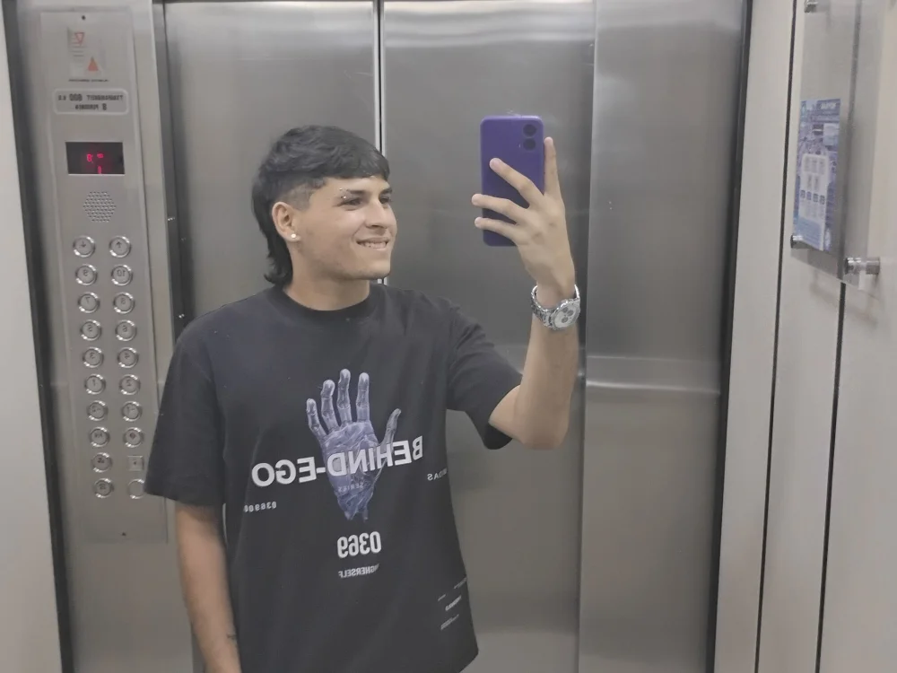 zack_23H's Offline XXX Chat