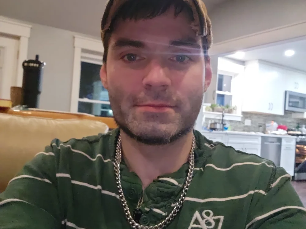 JohnnyTat's Offline Chat Room