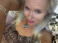 SexyBella41's Offline XXX Chat