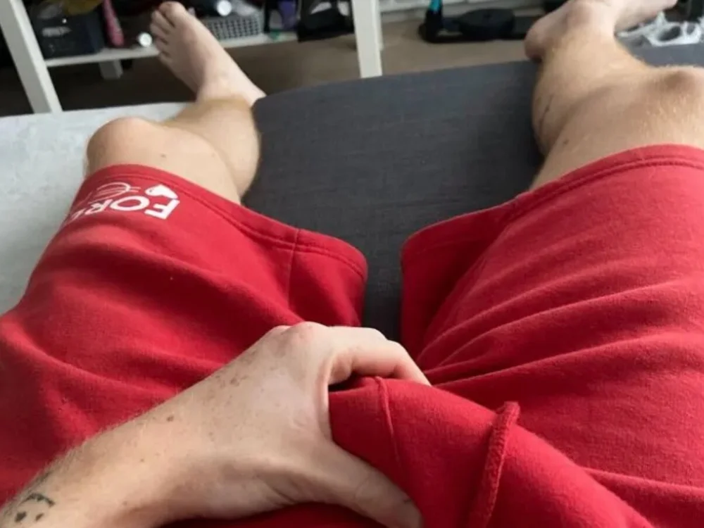 HungAndThickkk offline chatrum