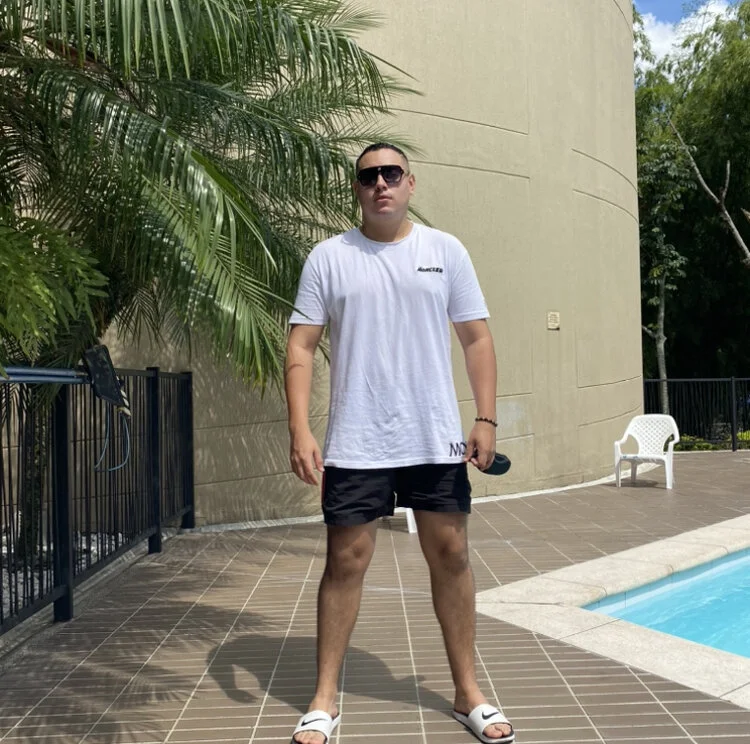 دردشة dereeck23 الجنسية دون اتصال