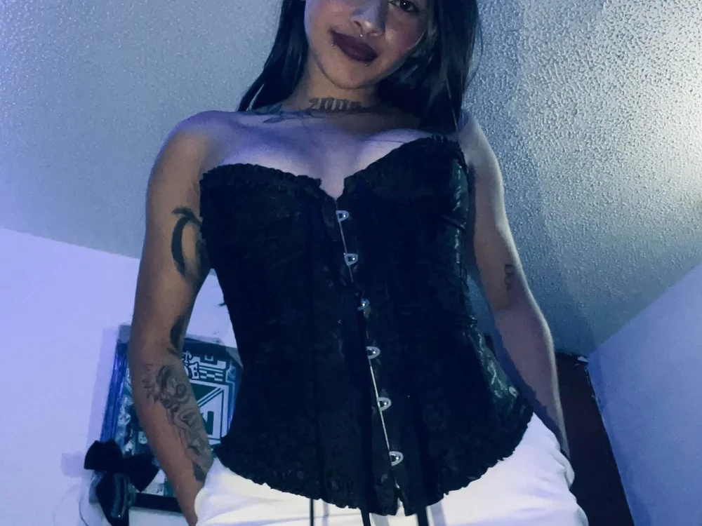 isabellatp's Offline Chat Room