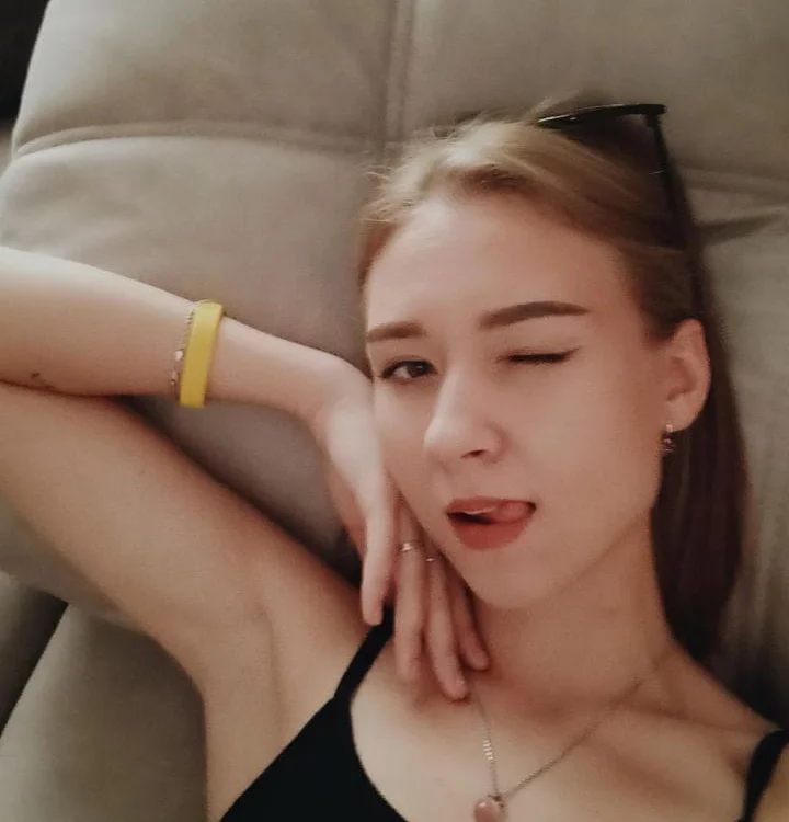 GoldenAnna offline chatrum