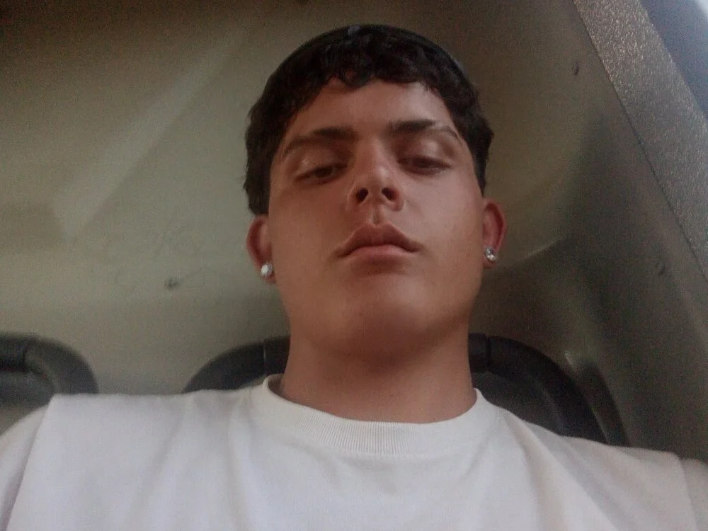 nicolas777pr Chat XXX offline