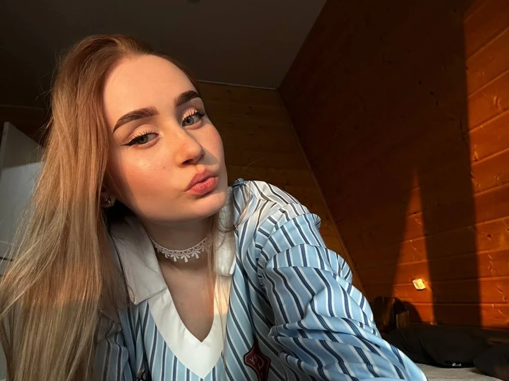 KimikoFolwell Chat XXX live