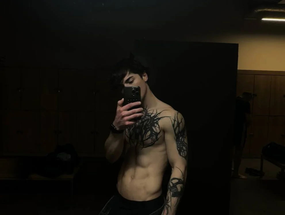 LiamFoster: офлайн-секс-чат