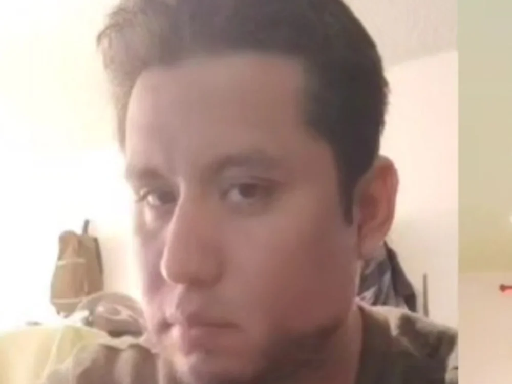 Freshmanmx's Offline Chat Room