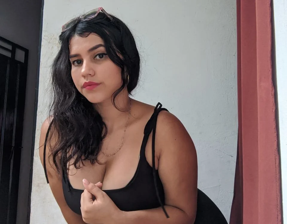 Elena_morris' Offline Chat Room