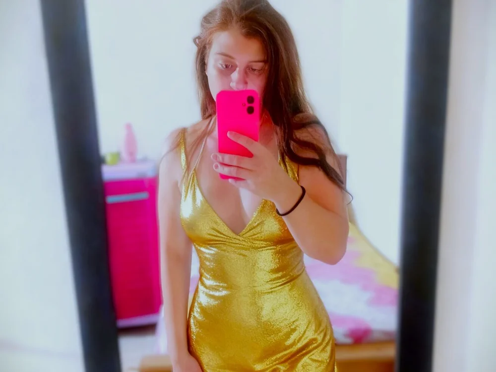 Daniela_Jaramillo_pm offline chatrum