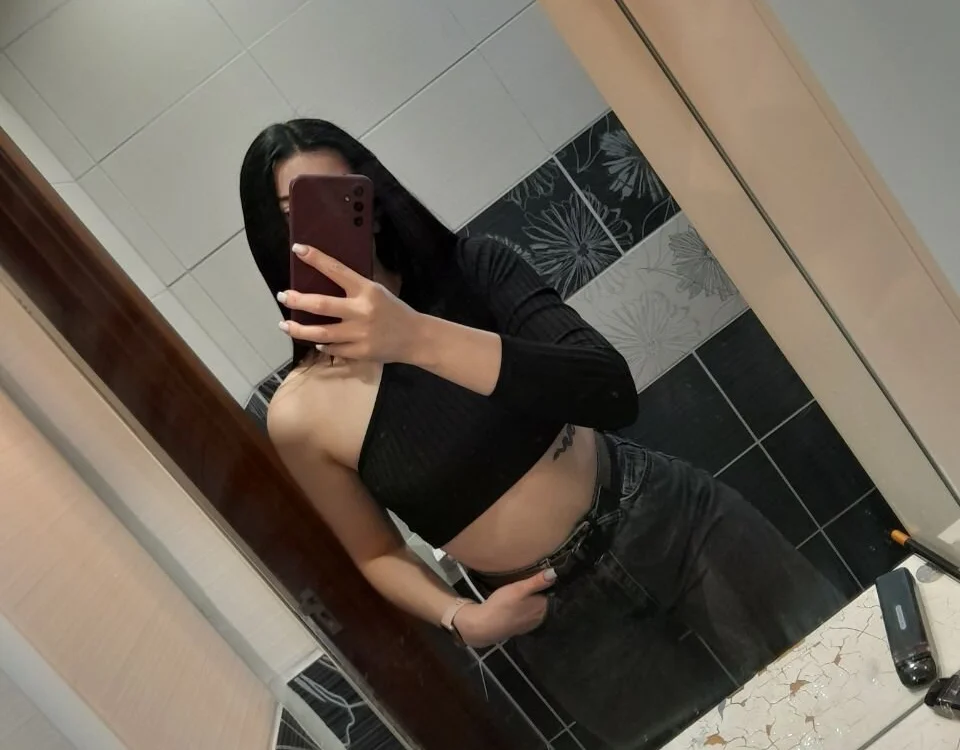 JhonSHelBy7LuNa Chat XXX offline