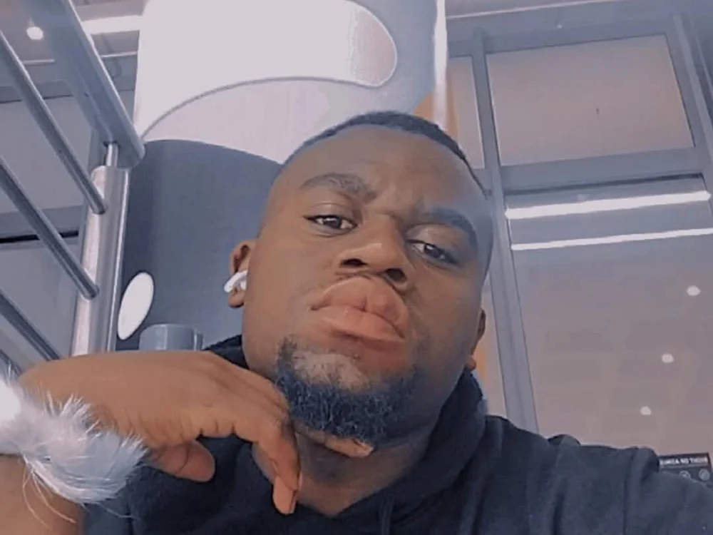 celazimnike062127n Offline XXX chat