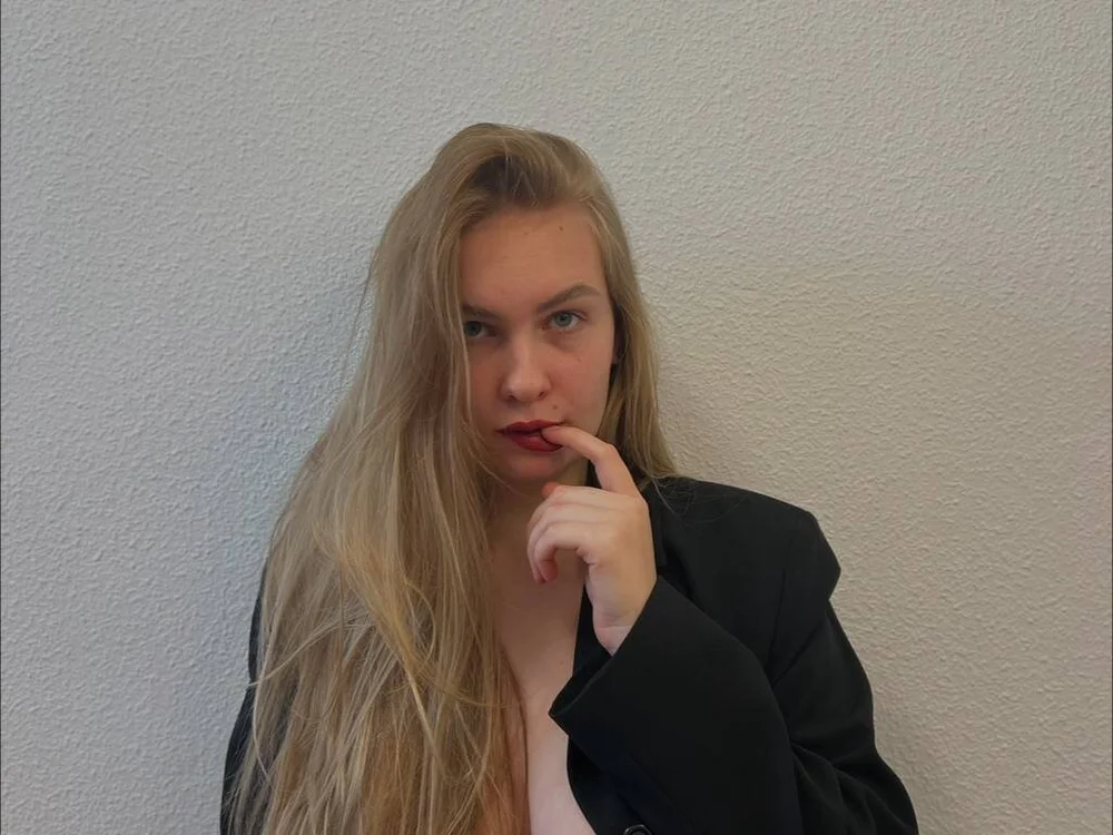 Offline chatovací místnost _sasha_model_3
