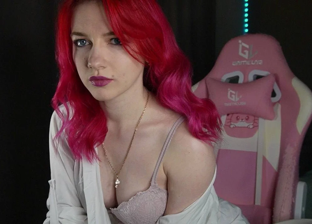 Mercy_Noctellee's Offline XXX Chat