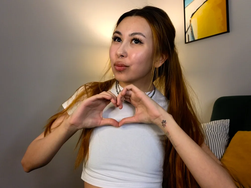 ErlineAlison's Offline Chat Room