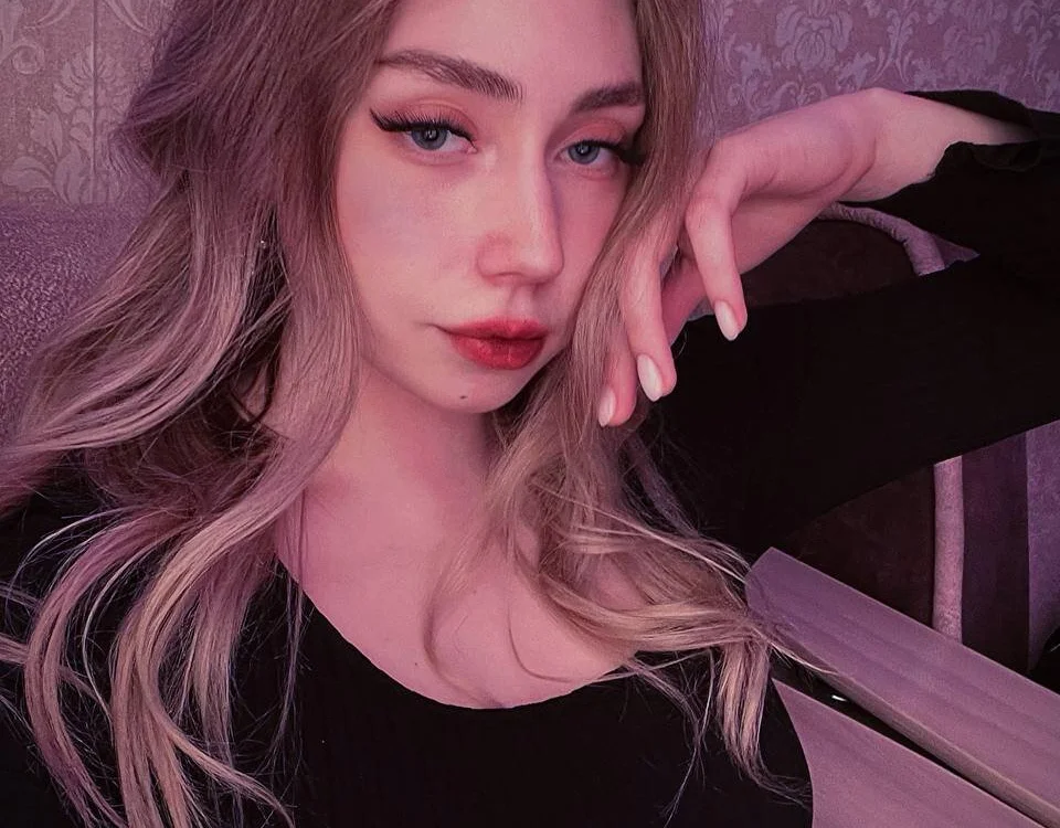 Leslie_Whait Offline XXX-Chat