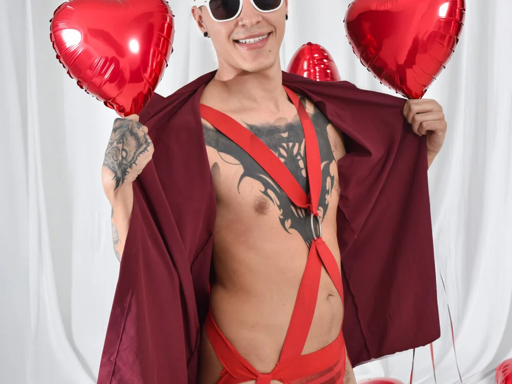 Lobo_17_ Chat XXX offline