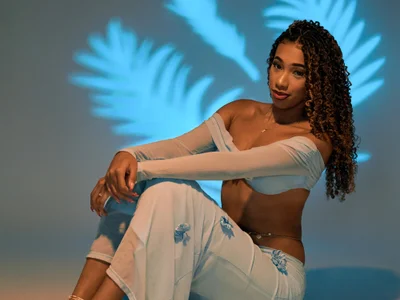 KaryMooon - Girl 