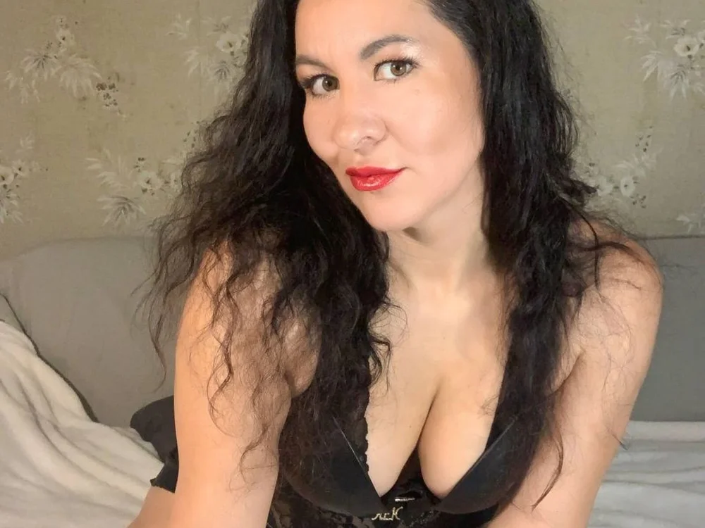 Tina_Moretti's Offline Chat Room
