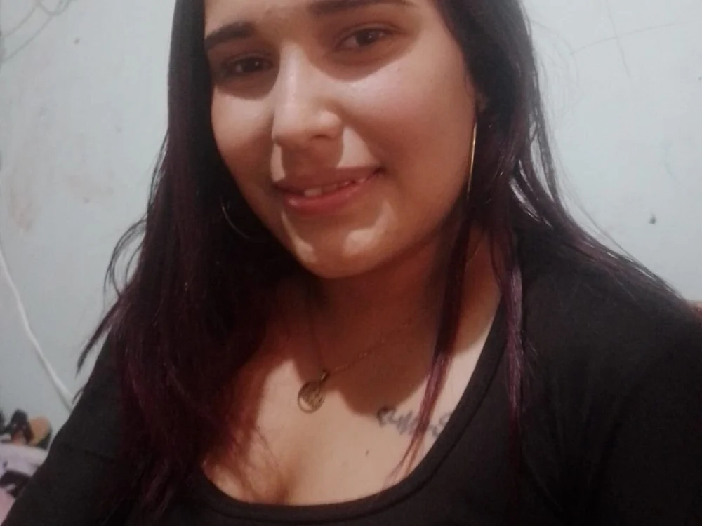 Arianna___a's Offline Chat Room