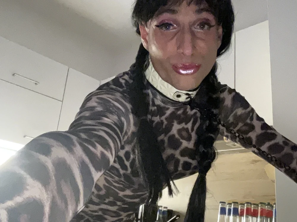 Biiacica's Offline XXX Chat