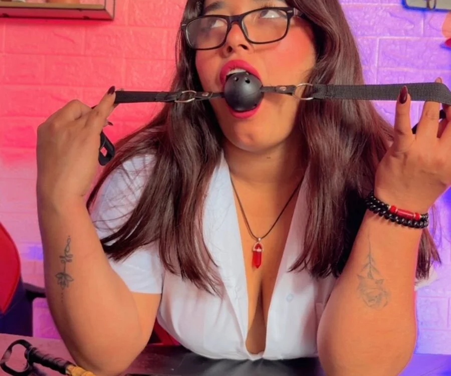 แชท XXX ออฟไลน์ของ Bdsm_Kiara