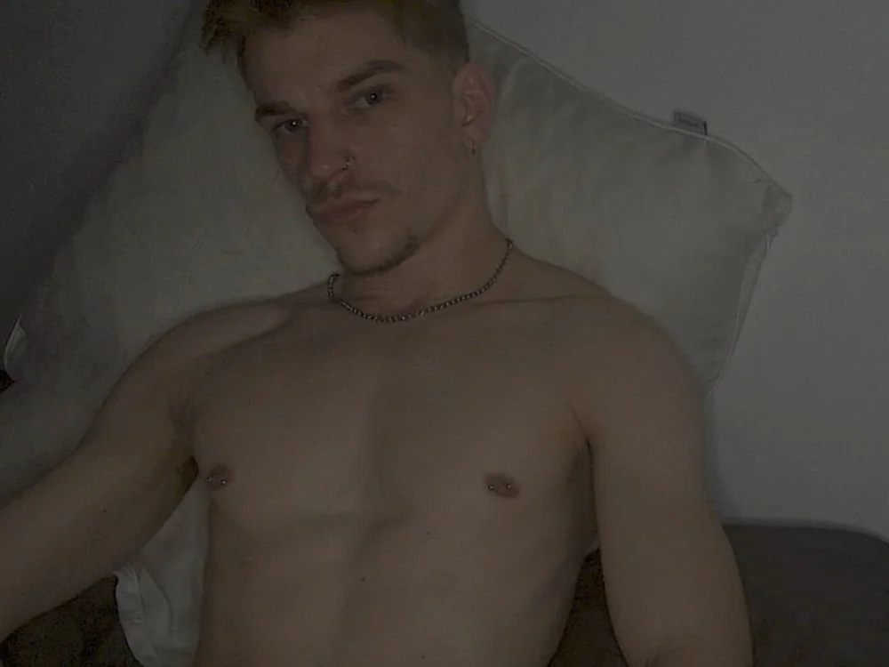 JordanBeaux's Offline Chat Room