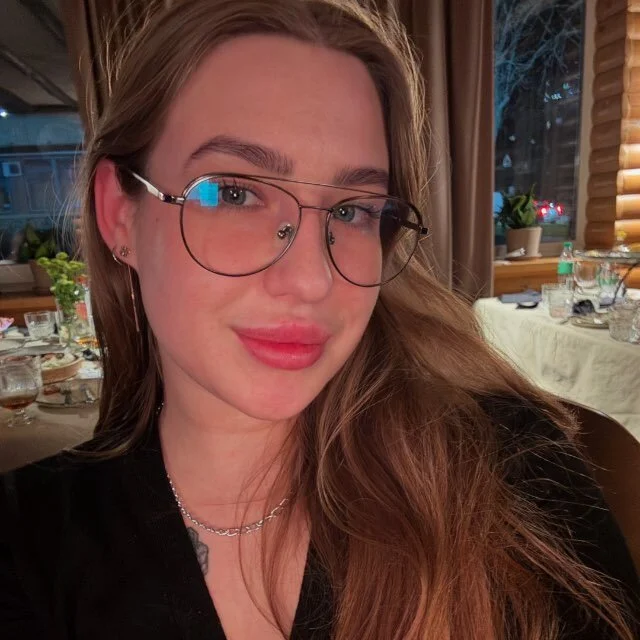 ElaraBloom's Offline Chat Room