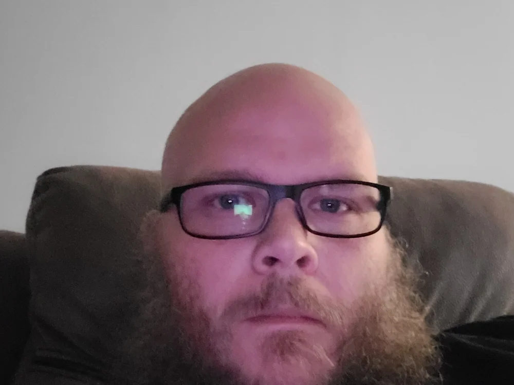bigdaddy198769's Offline Chat Room