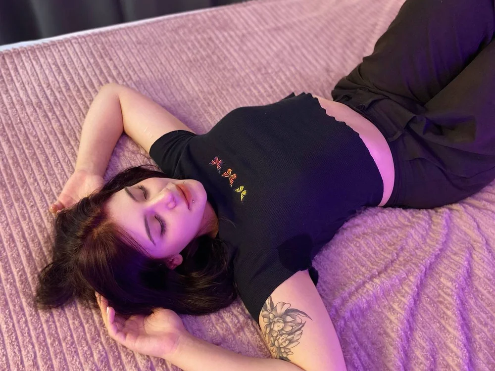 MilaSimons' Offline Chat Room