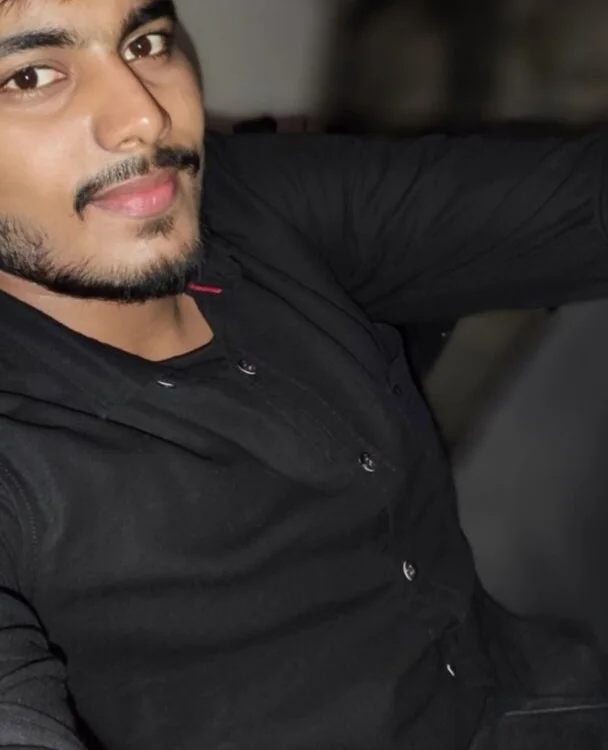 Rahul905 Chat XXX Ngoại tuyến