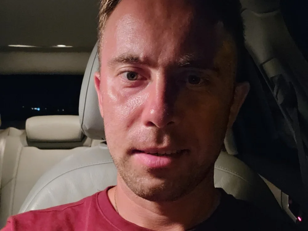 JacksonMikell: συνομιλία ΧΧΧ εκτός σύνδεσης