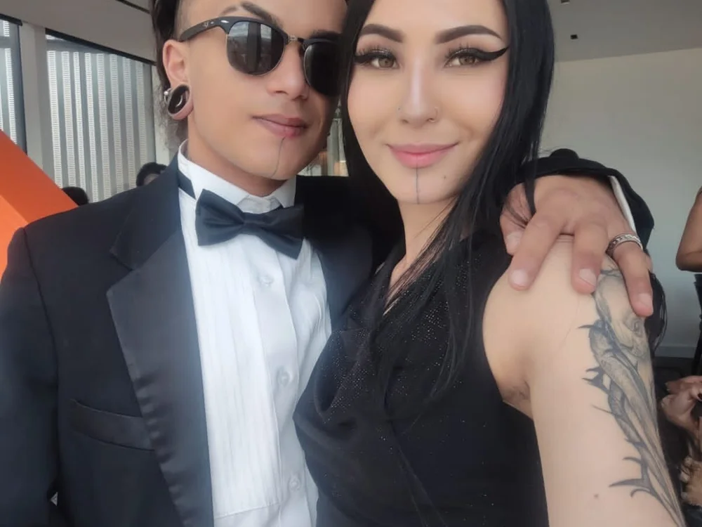 Camiloandcindy69's Offline XXX Chat