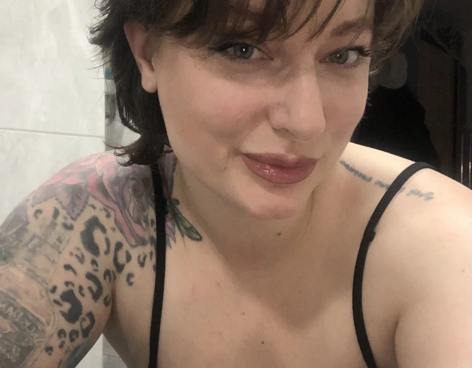 AdrianaSharm's Offline XXX Chat